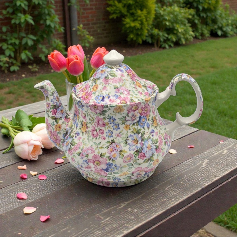 Vintage Laura Chintz Floral Teapot 4 Cup England Cottagecore Shabbychic Granny